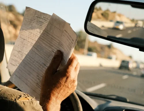 קיבלתם דוח תנועה? להודות ולשלם, לבקש להישפט או לבקש הסבה – מדריך החלטה עם טבלה